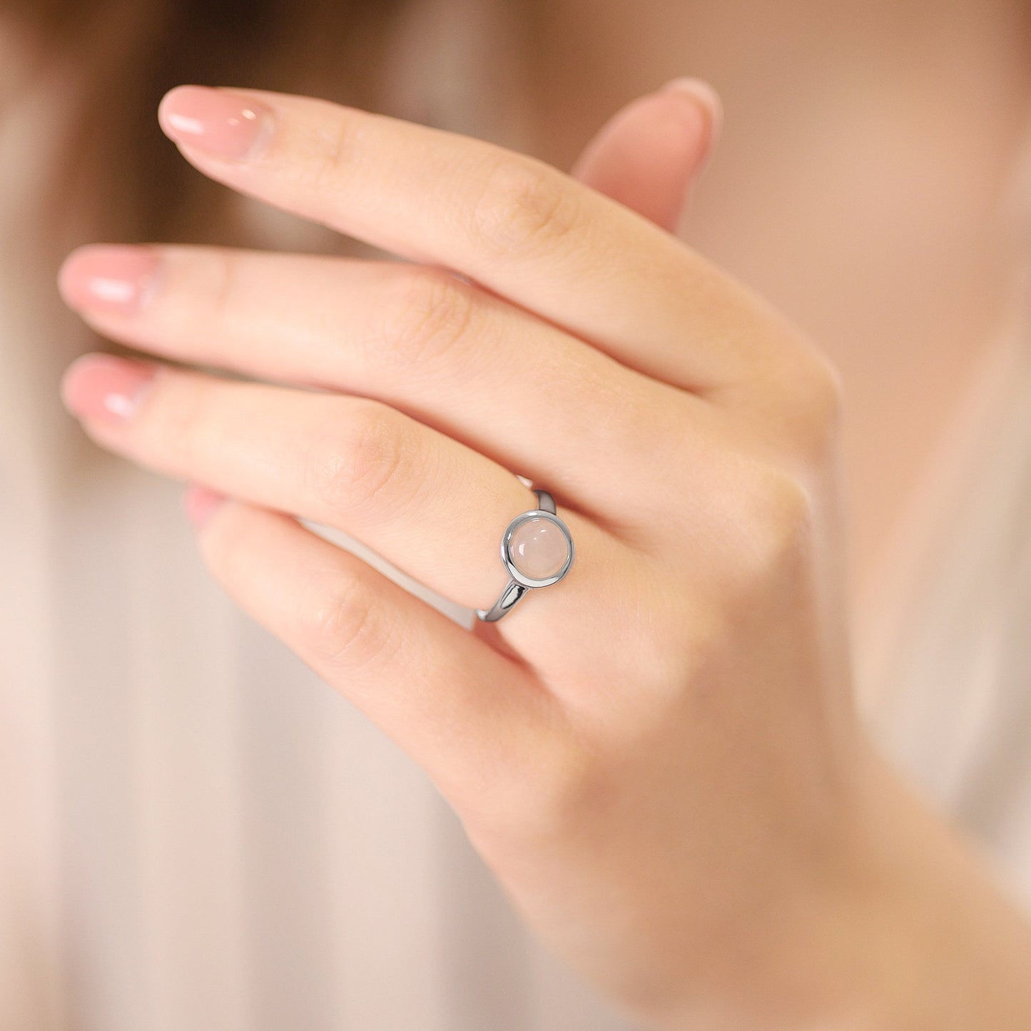 Silver rhodium plated ring with rose quartz stone